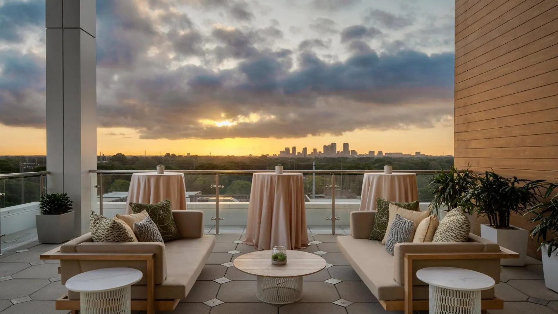 Отель Aloft Tampa Midtown 4*,  США